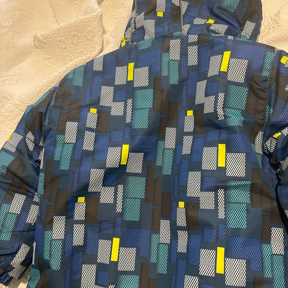 Geometric Patterned Jacket - Picture 10 of 12